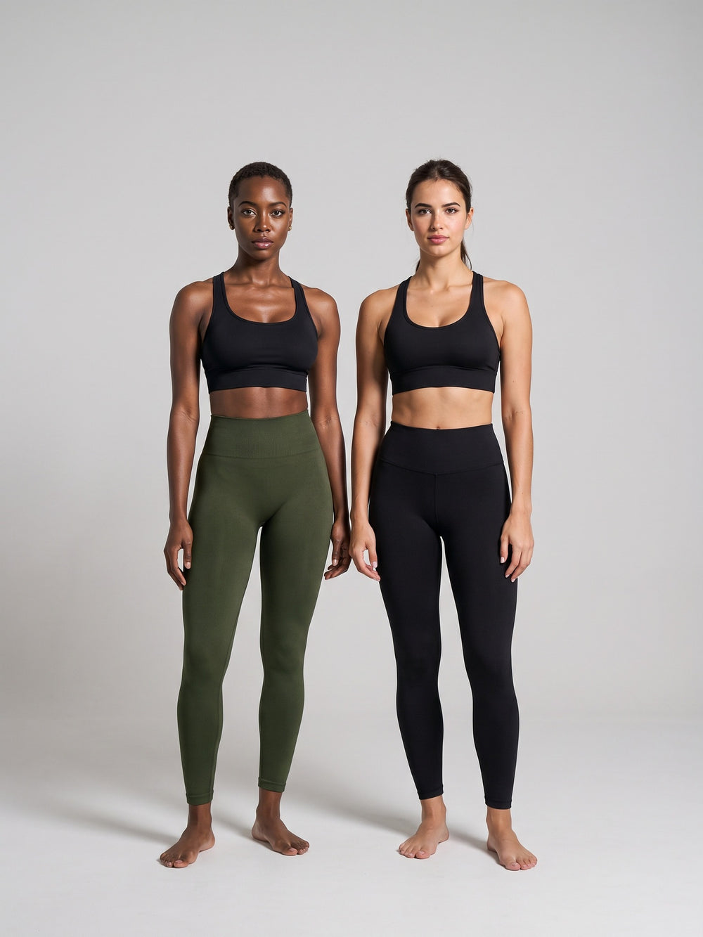 Sculpt Seamless Leggings en vert olive et en noir, portés par deux mannequins