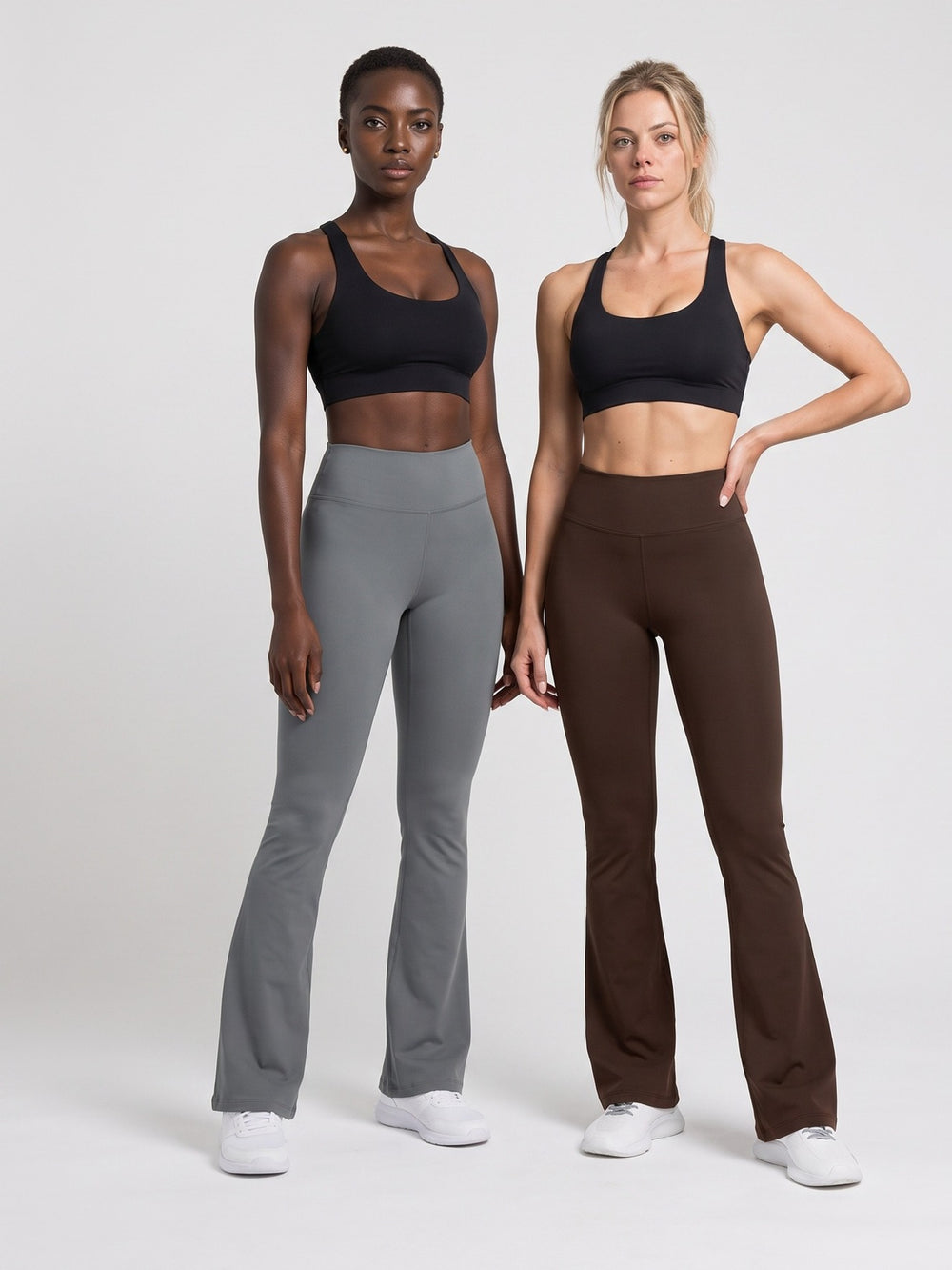 Elevate Flare Leggings portés par deux mannequins, gris et brun