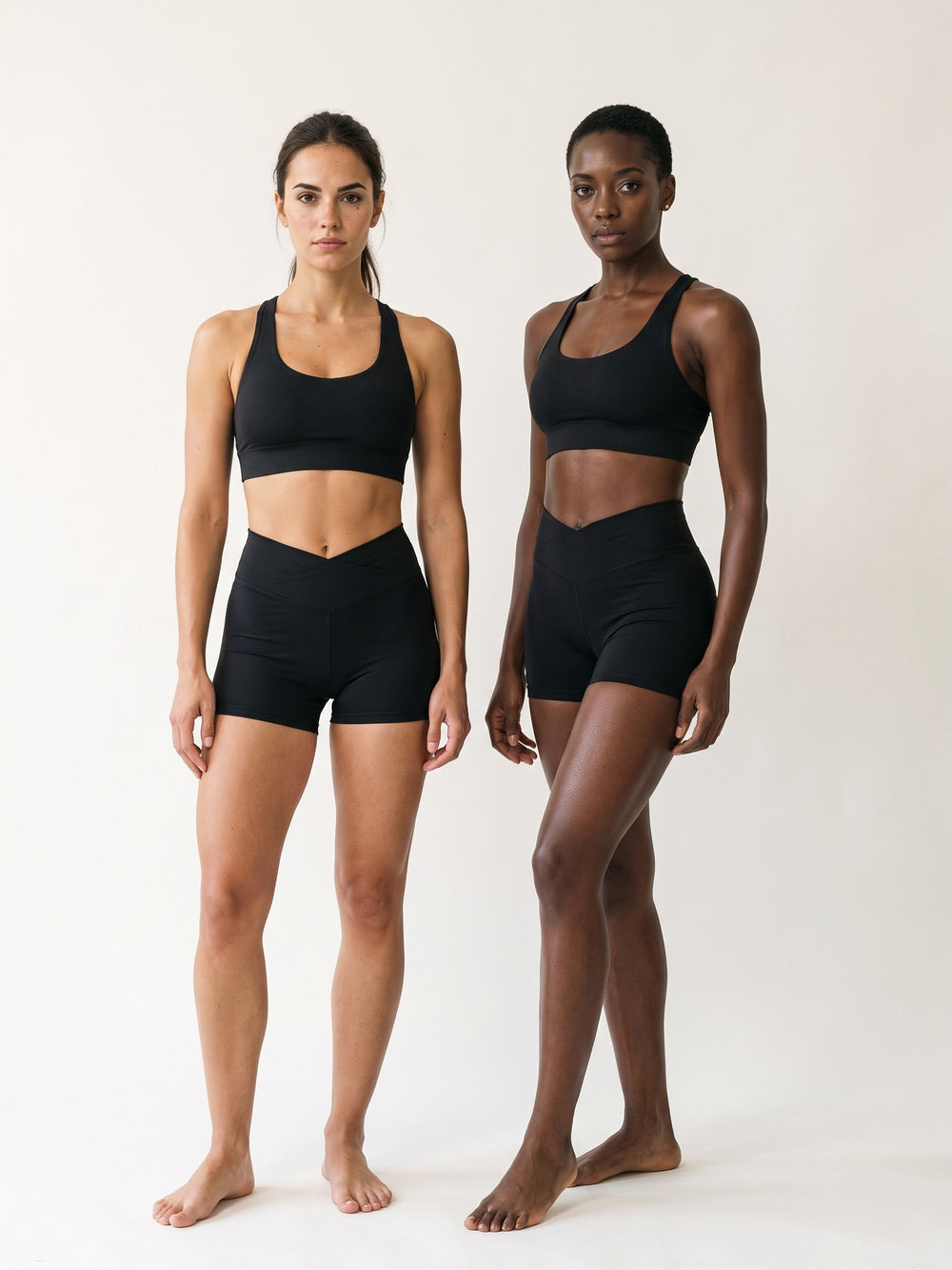 Flow Curve Shorts portés par deux mannequins