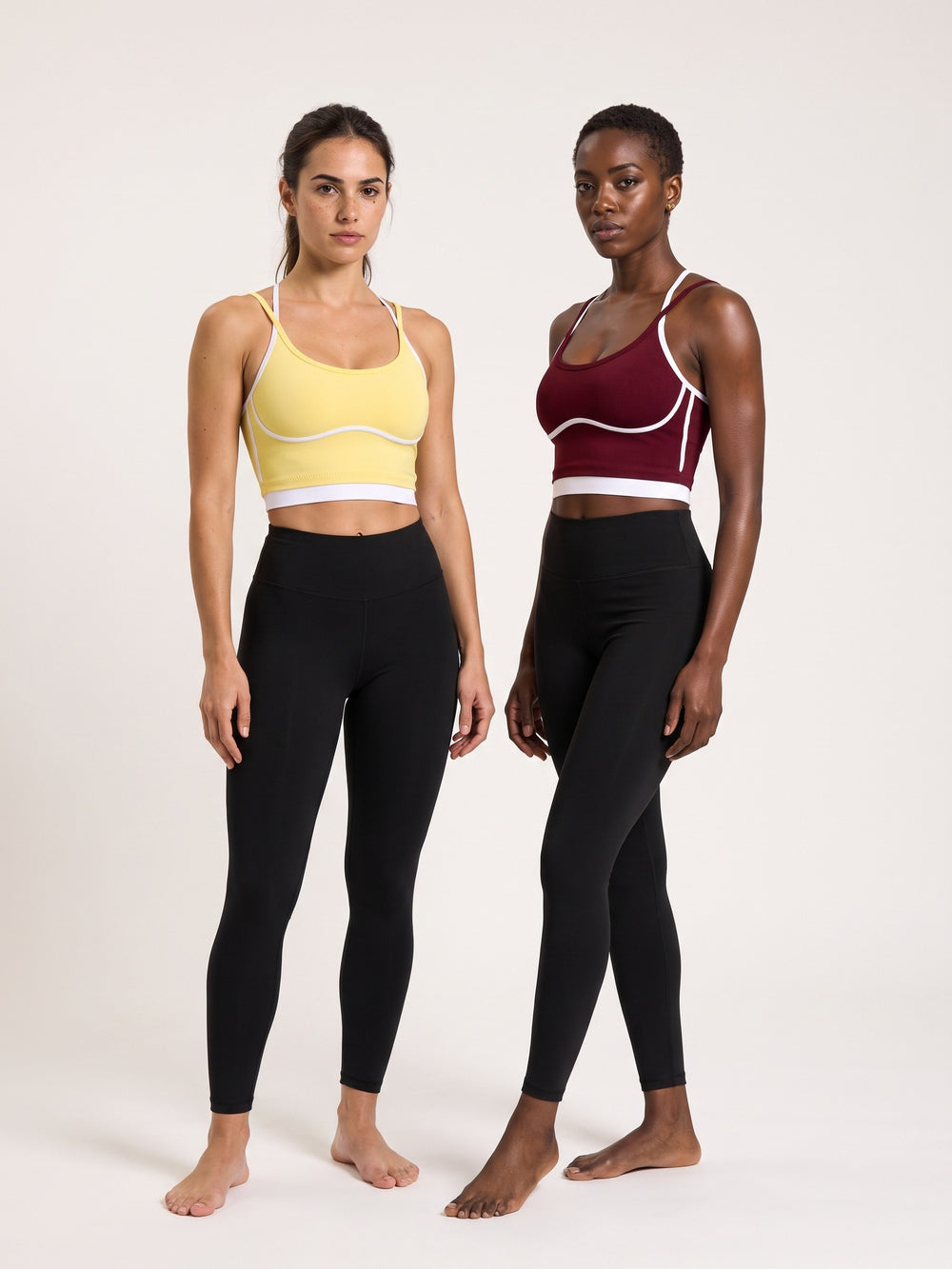 Halo Contrast Top porté par deux mannequins, jaune et bordeaux