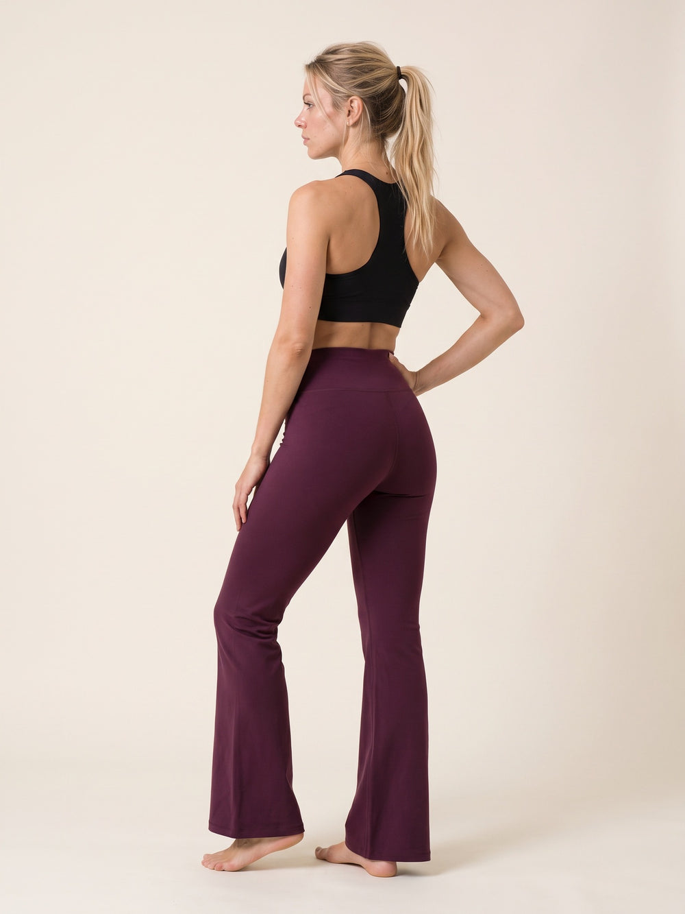 Wine Purple · Flow Flare Leggings Wine Purple, silhouette complète