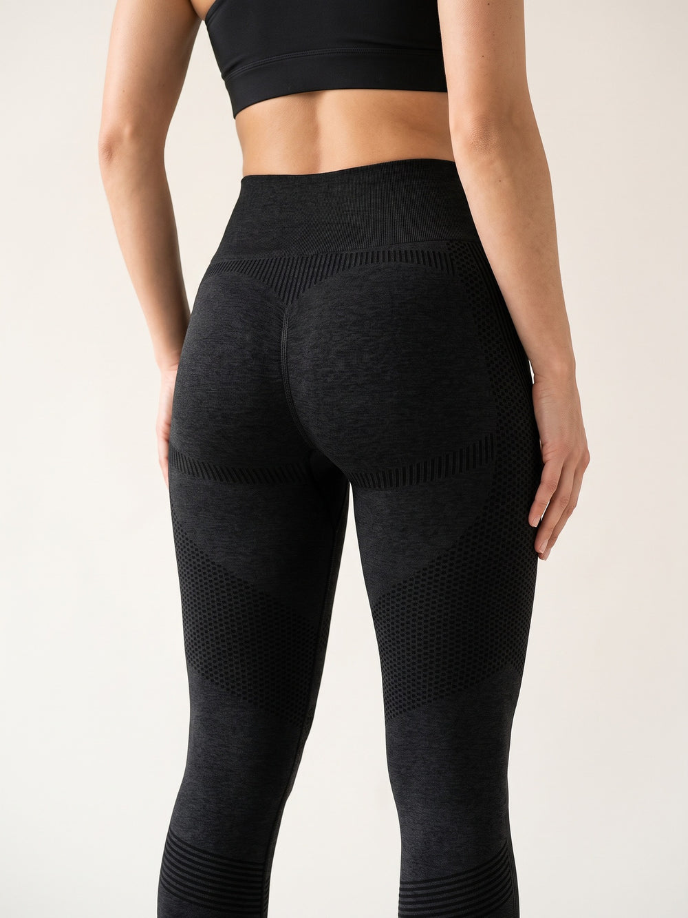 Black · Aura Seamless Leggings Black, gros plan taille et hanches