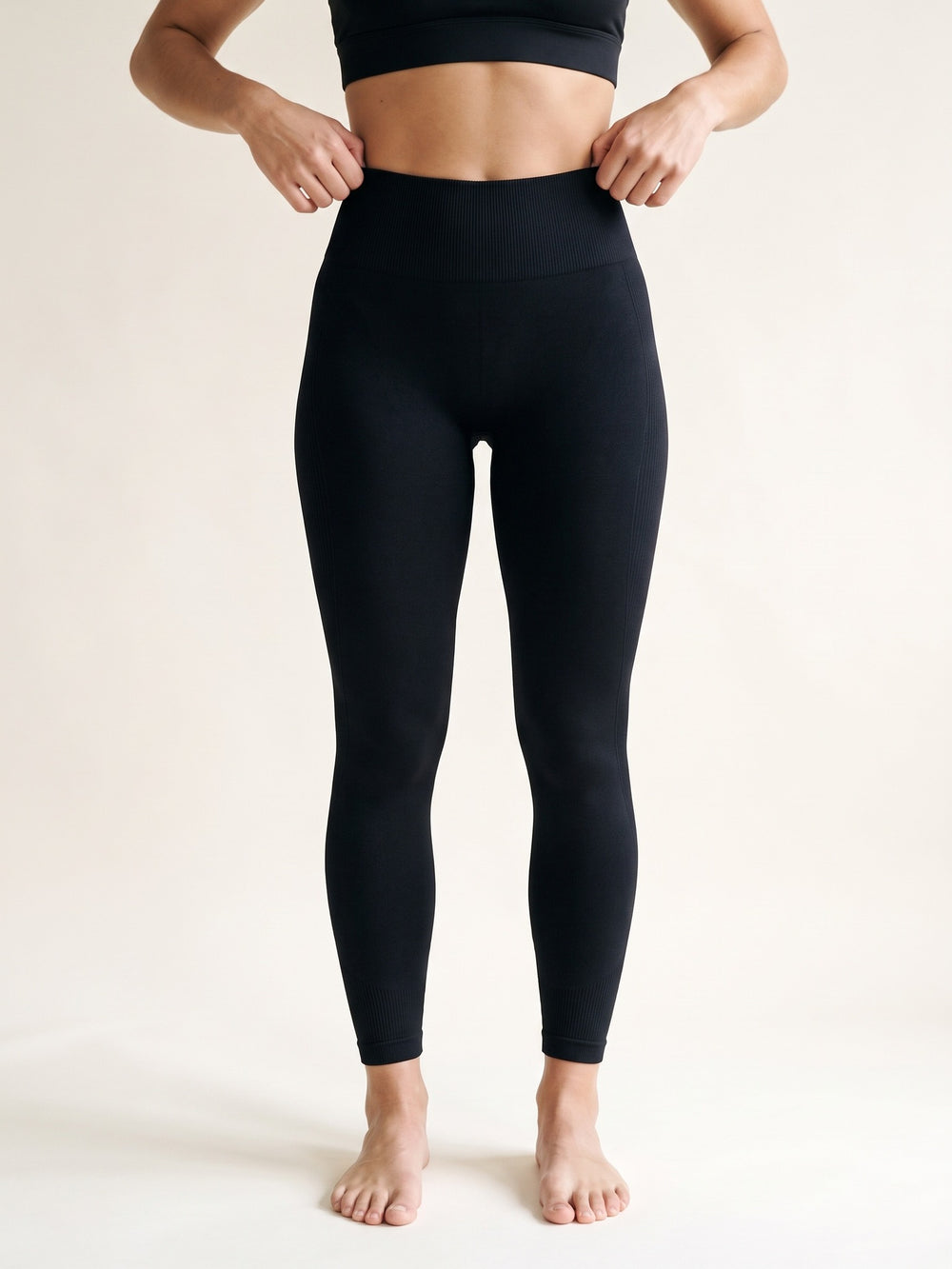 Black · Sculpt Seamless Leggings Black, gros plan taille et hanches