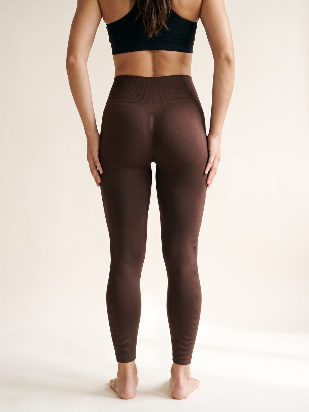 Deep Coffee · Sculpt Seamless Leggings Deep Coffee, gros plan taille et hanches